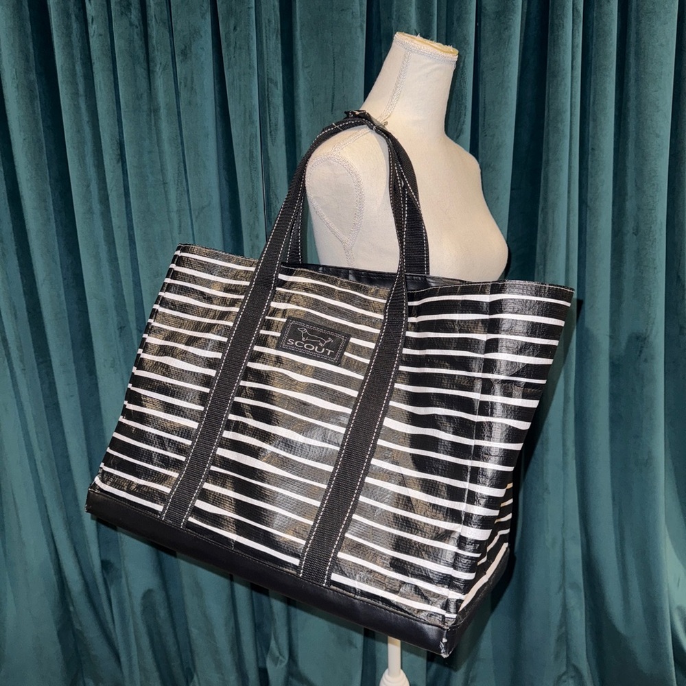 Scout Large Deano Black and White Tote